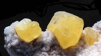 自然硫黄（結晶）
